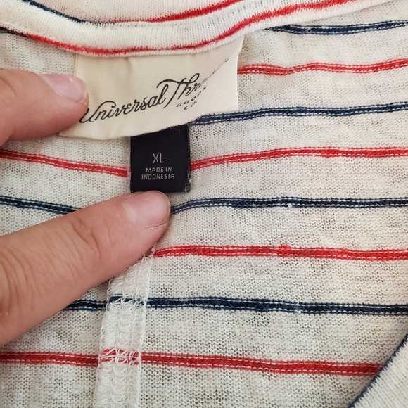 SOLD UNIVERSAL THREAD STRIPED TOP SIZE XL - Picture 5 of 7